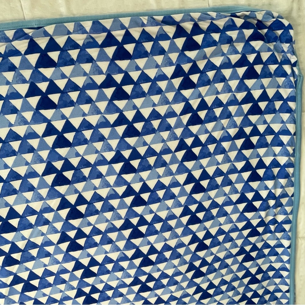 Little Sleepies Blue Rainbow Large Cloud Reversible Blanket Approx 50”X 50” - Picture 11 of 16